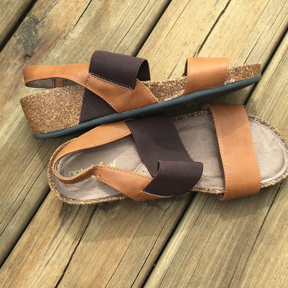 Natural Soul brown & tan sandals - Picture 3 of 9